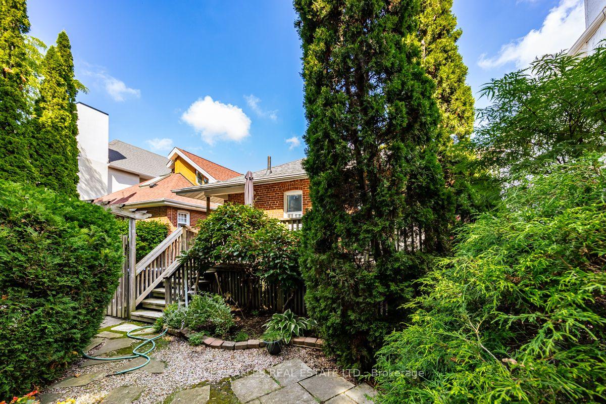 109 Old Orchard Grove, Toronto