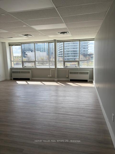 170 The Donway West 215, Toronto Unit: 215