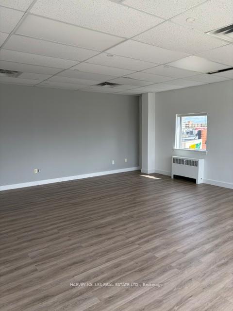 170 The Donway West 215, Toronto Unit: 215