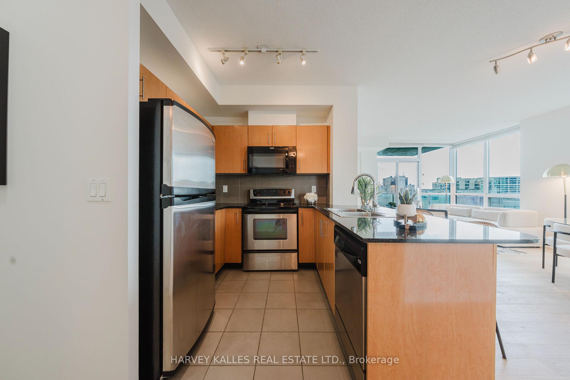 16 Yonge Street 3211, Toronto Unit: 3211
