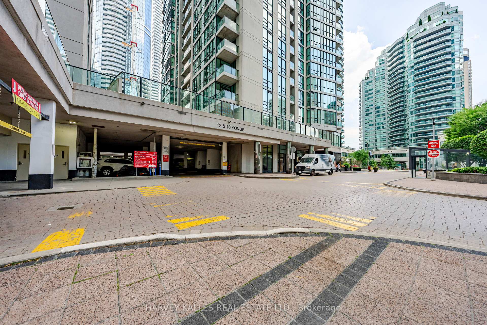 16 Yonge Street 3211, Toronto Unit: 3211