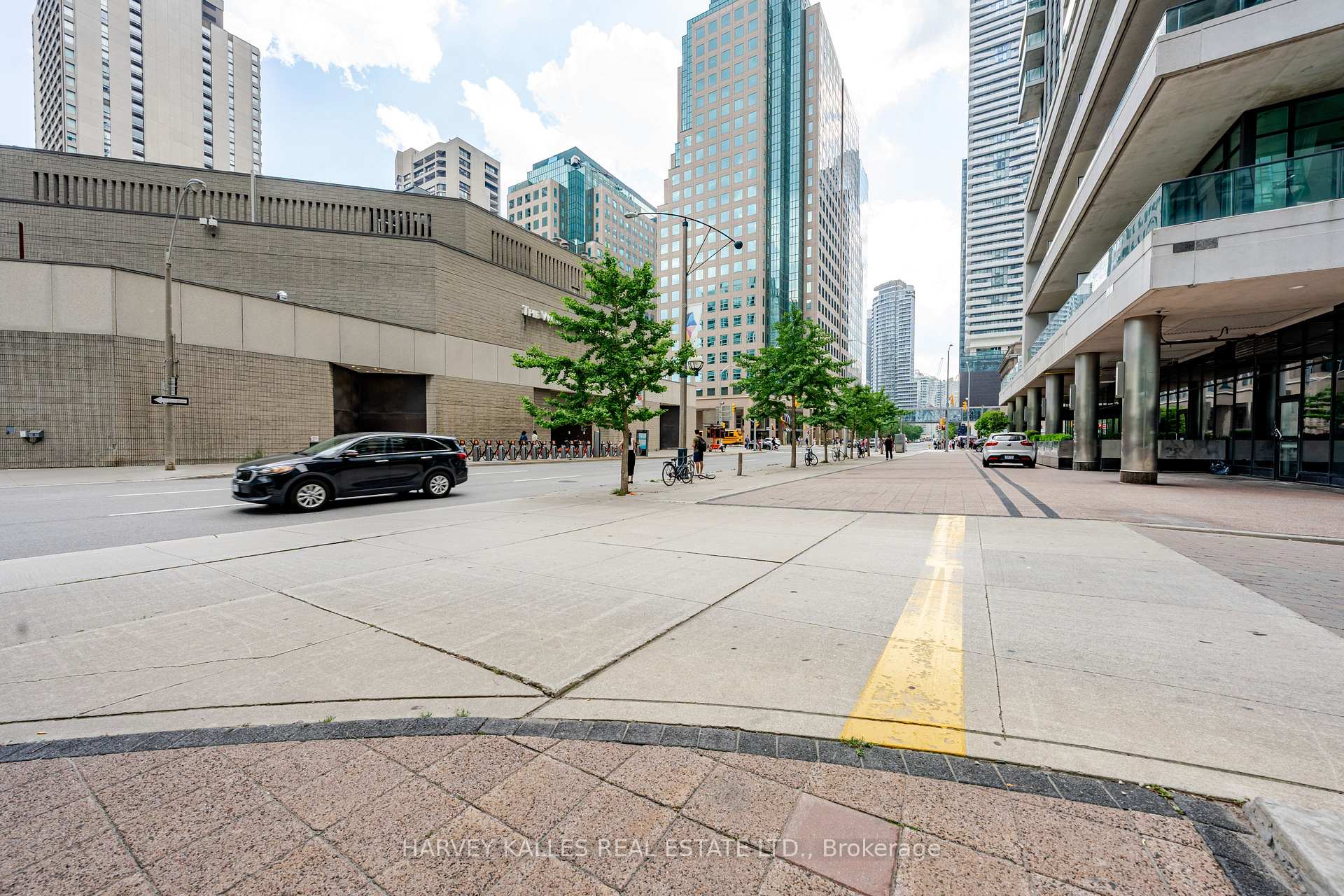 16 Yonge Street 3211, Toronto Unit: 3211