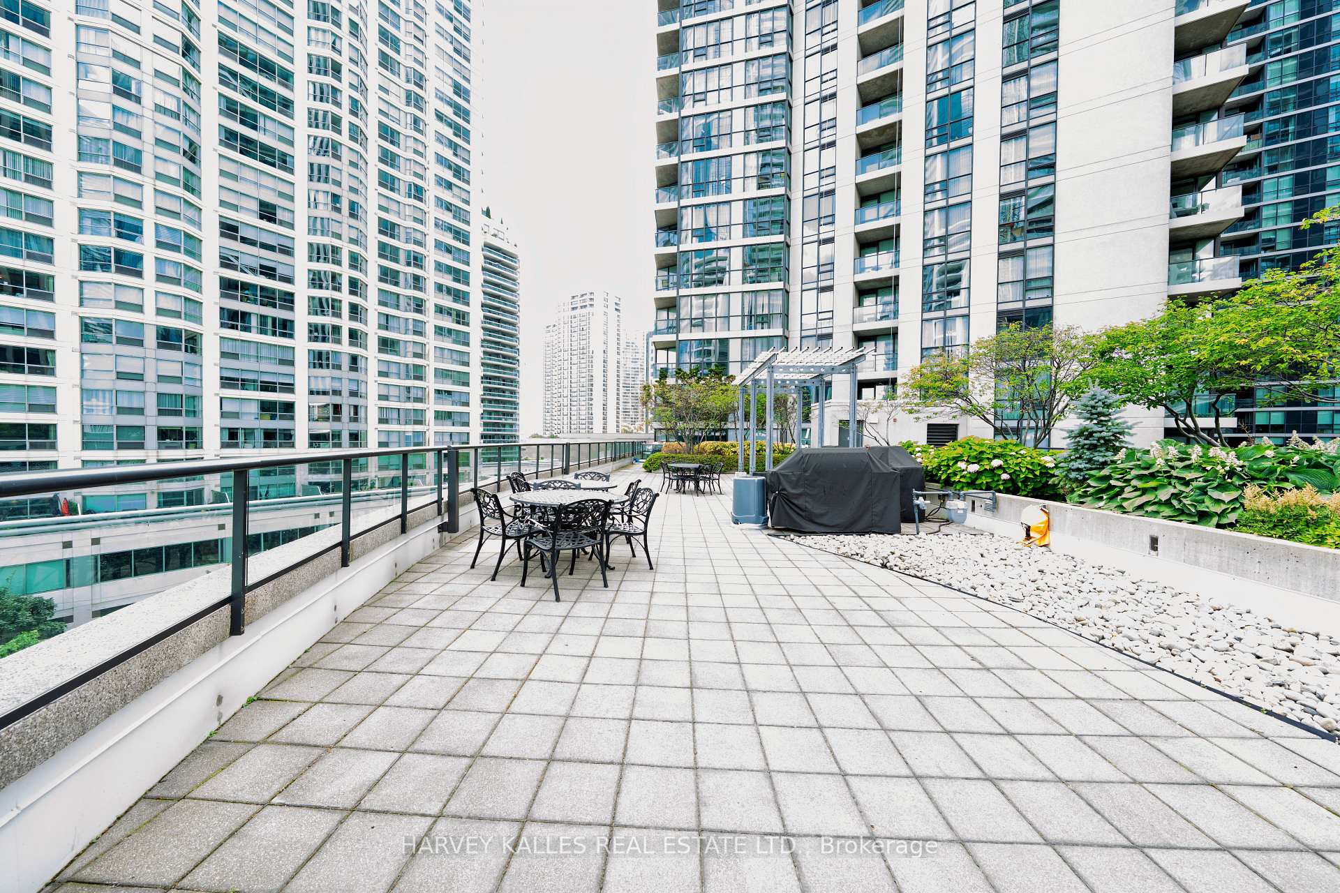 16 Yonge Street 3211, Toronto Unit: 3211