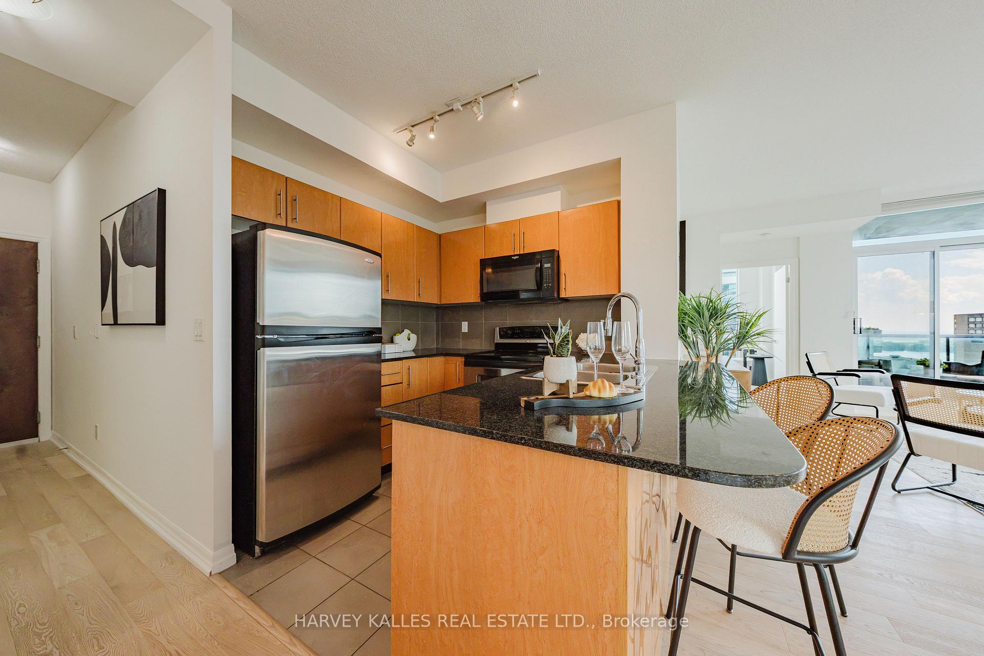 16 Yonge Street 3211, Toronto Unit: 3211
