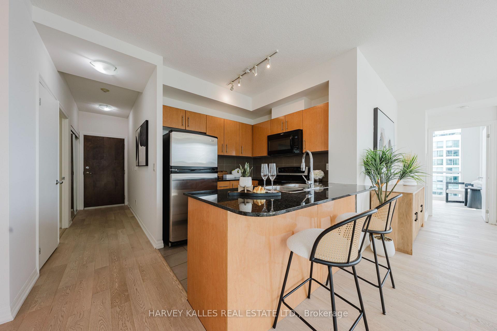 16 Yonge Street 3211, Toronto Unit: 3211