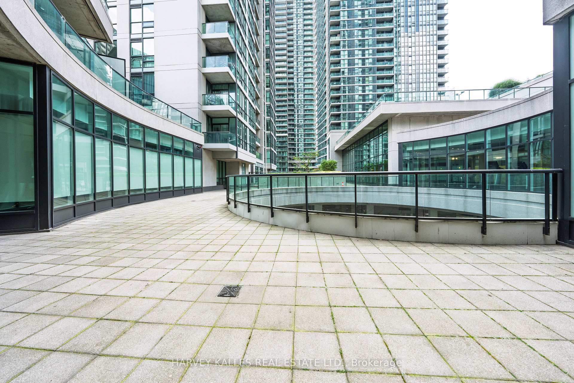 16 Yonge Street 3211, Toronto Unit: 3211