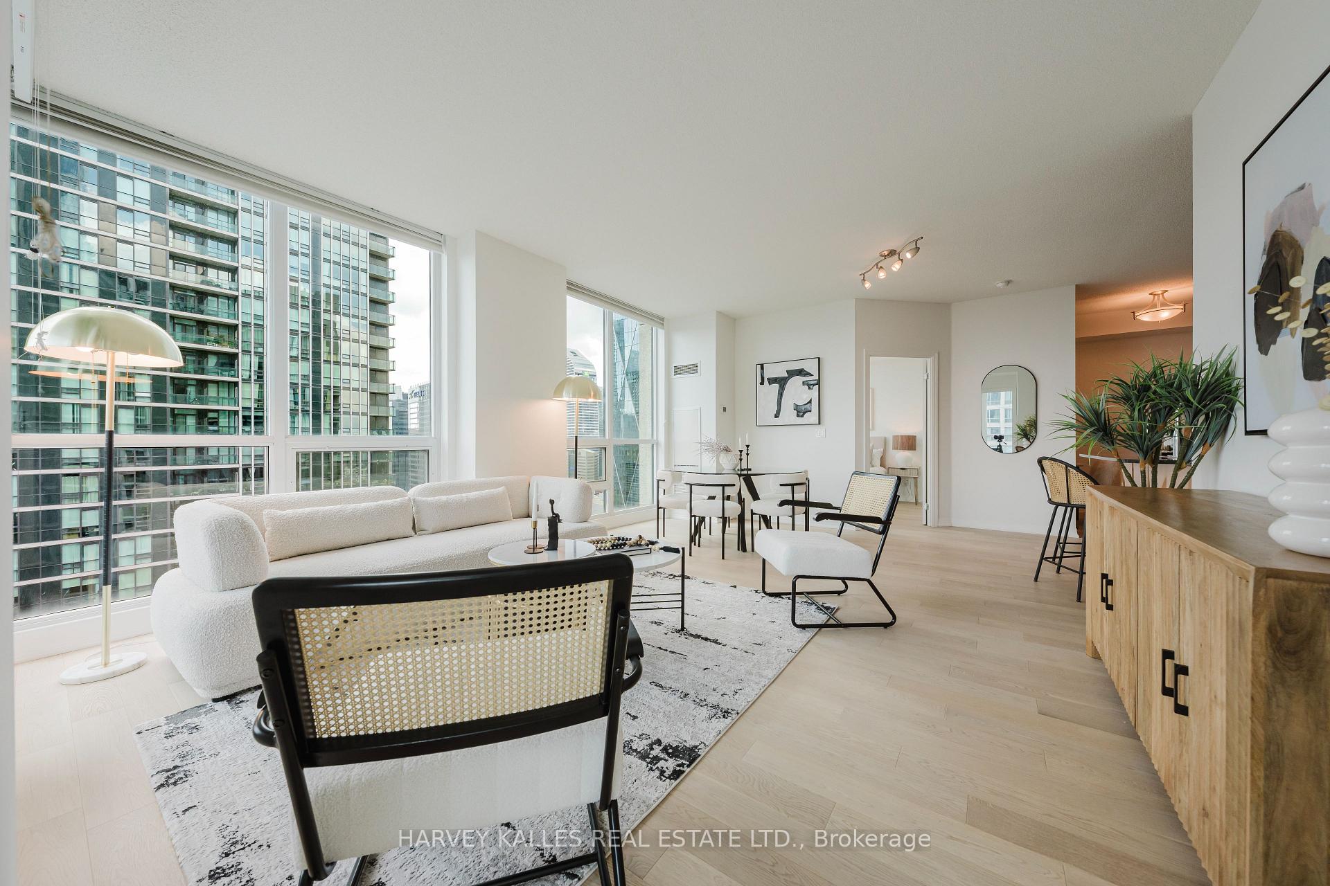 16 Yonge Street 3211, Toronto Unit: 3211