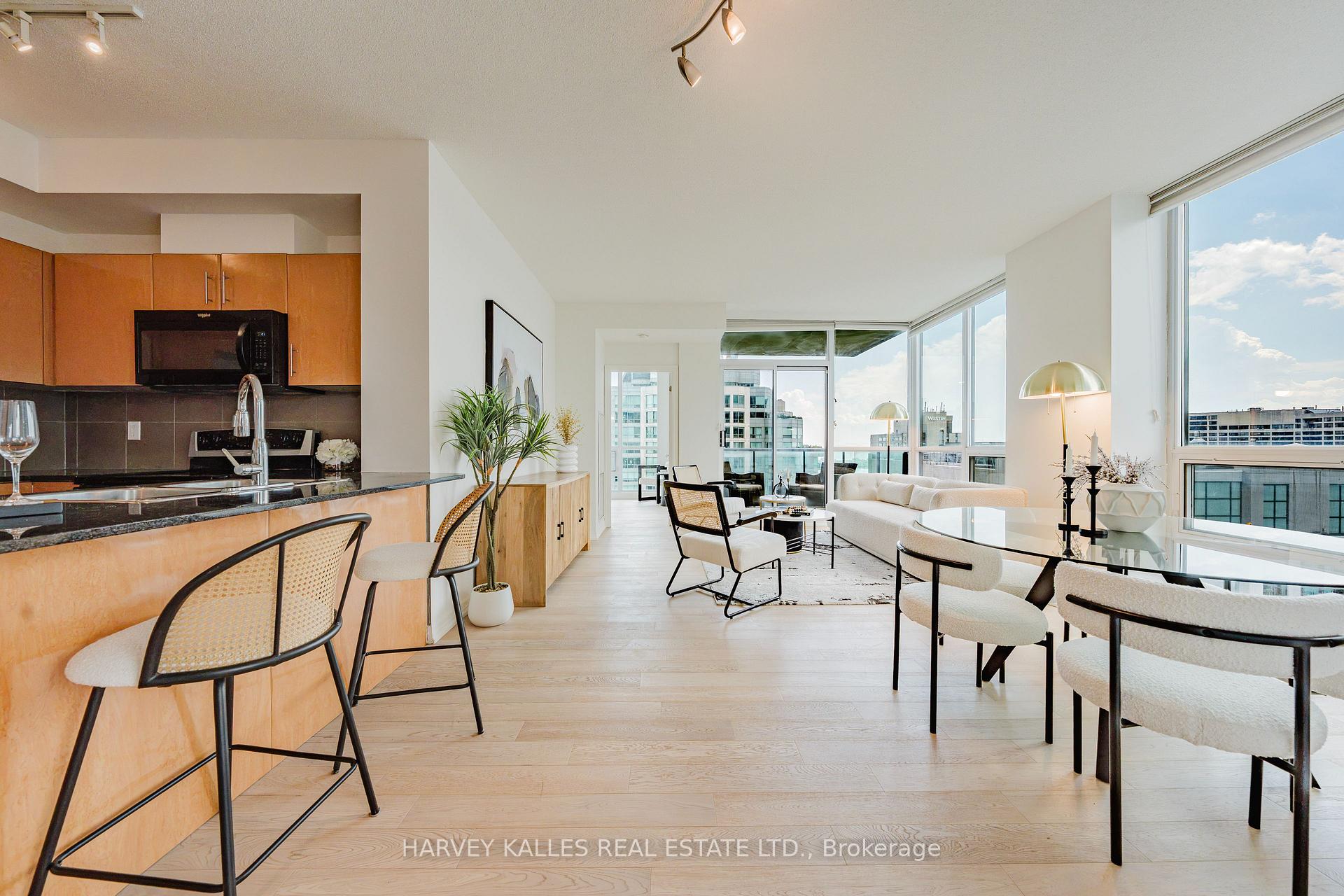 16 Yonge Street 3211, Toronto Unit: 3211