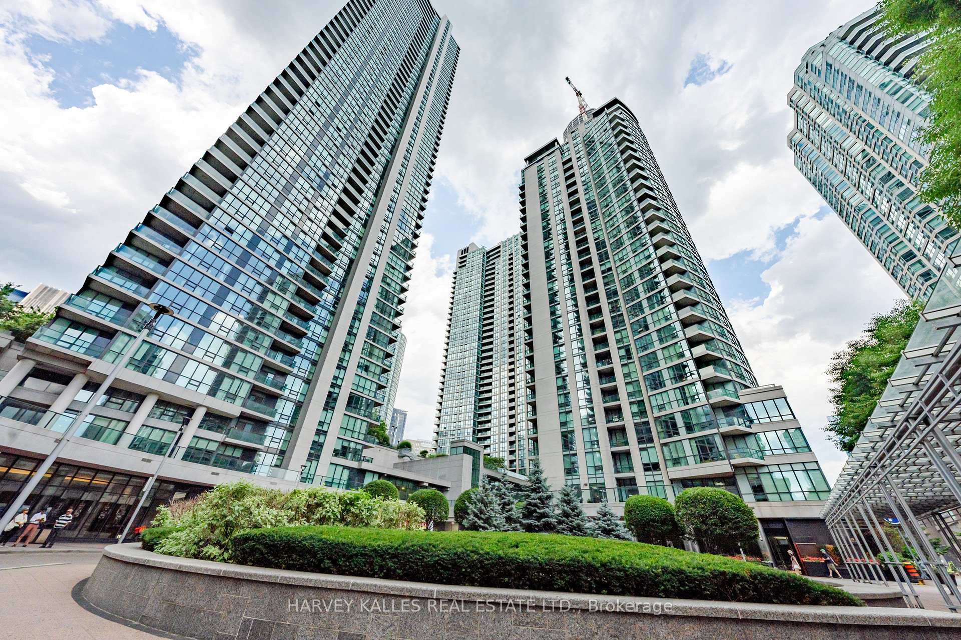 16 Yonge Street 3211, Toronto Unit: 3211