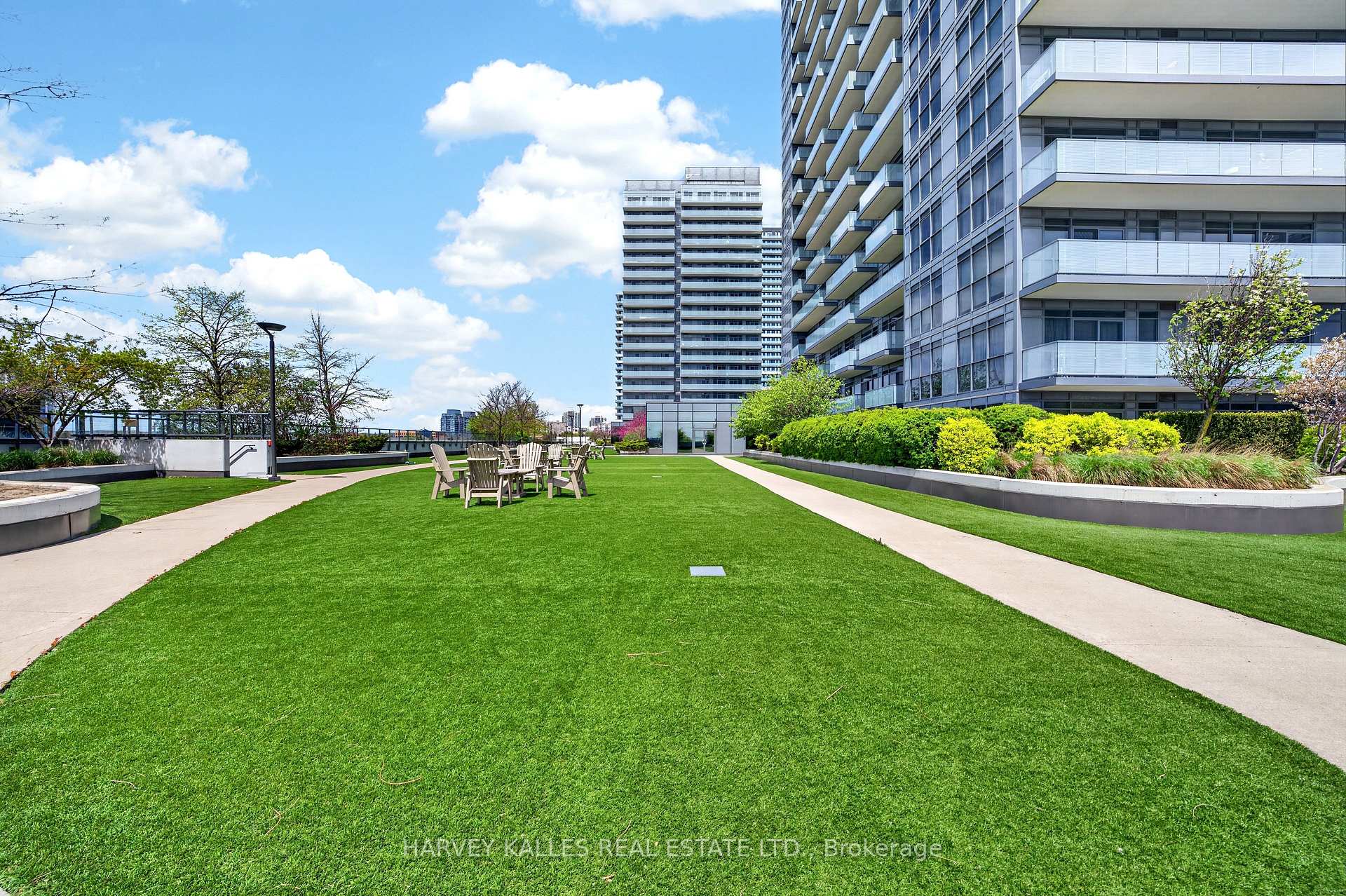 16 Yonge Street 3211, Toronto Unit: 3211