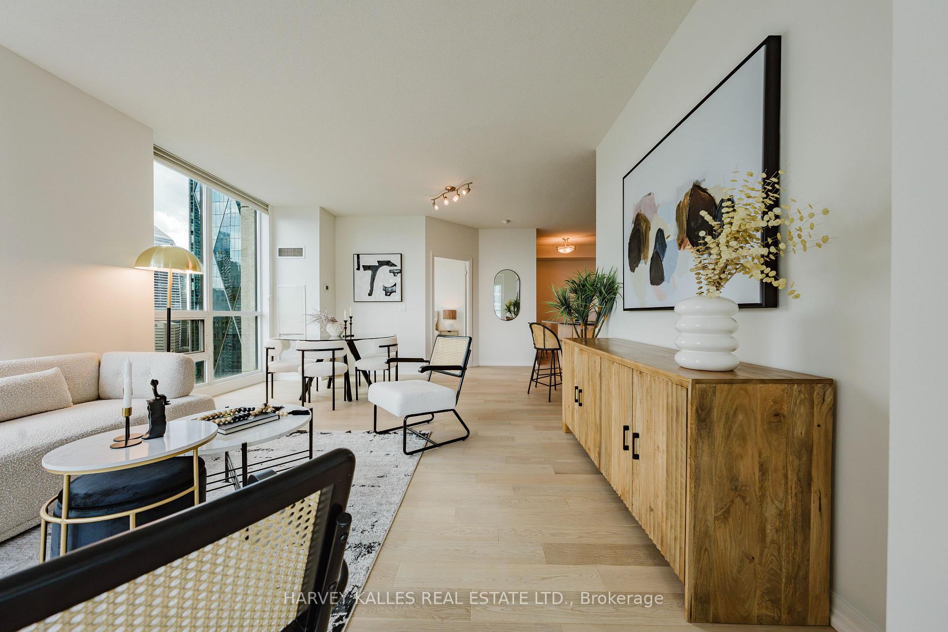 16 Yonge Street 3211, Toronto Unit: 3211