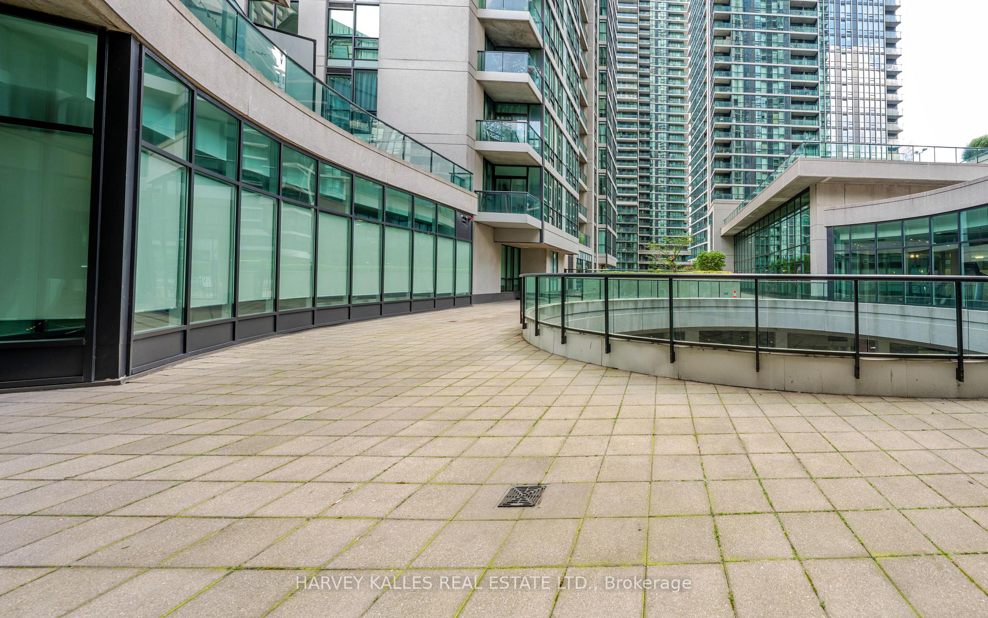 16 Yonge Street 3211, Toronto Unit: 3211