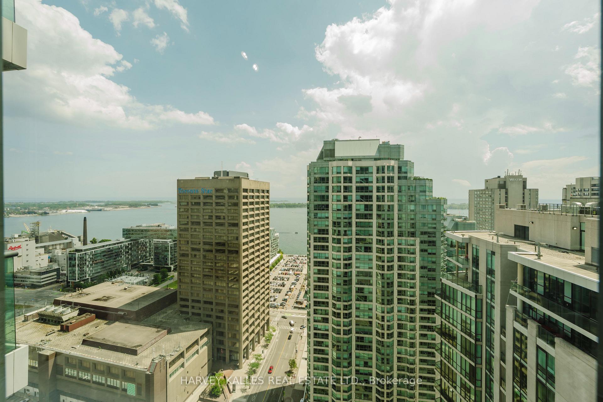 16 Yonge Street 3211, Toronto Unit: 3211