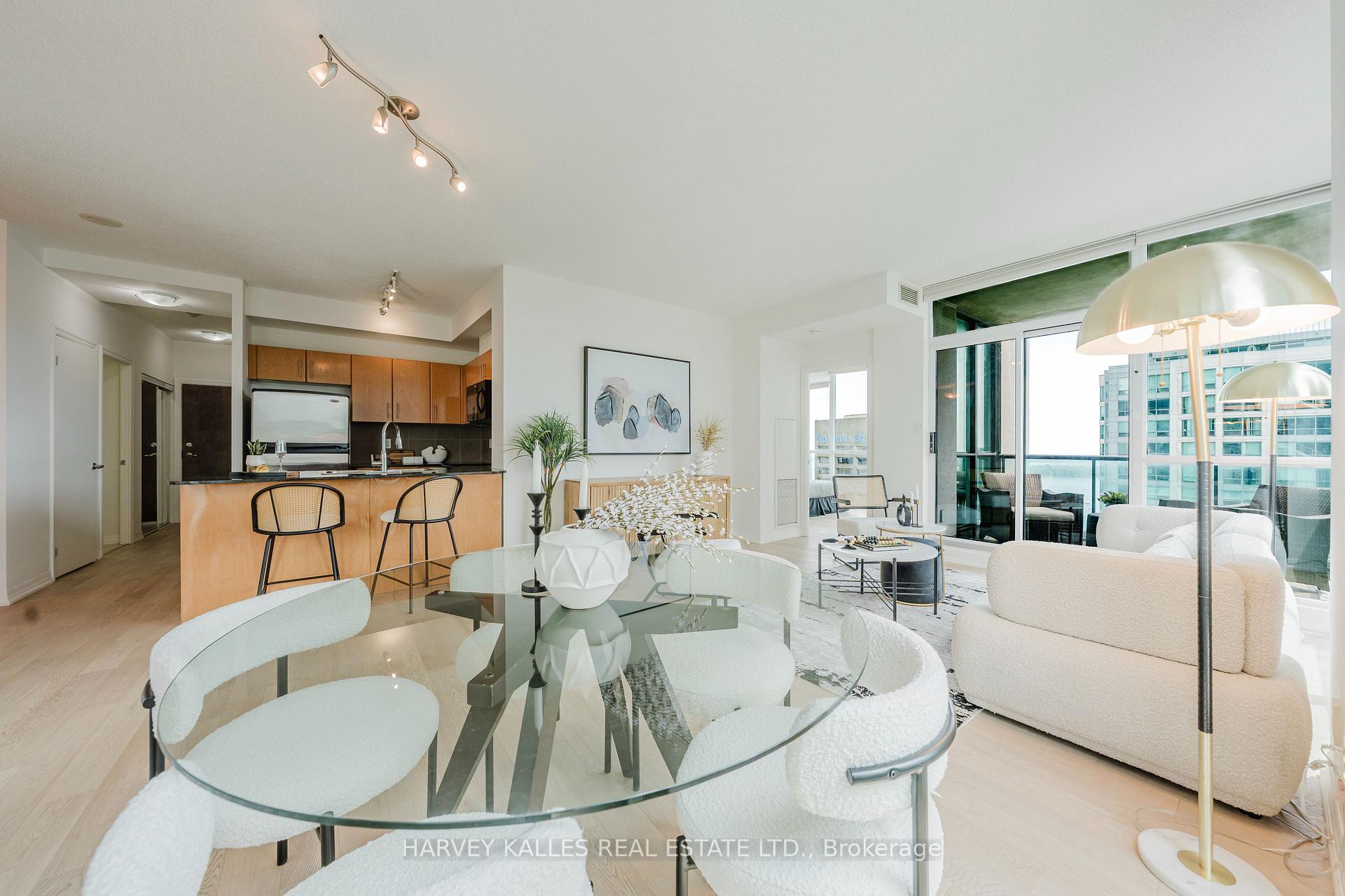 16 Yonge Street 3211, Toronto Unit: 3211