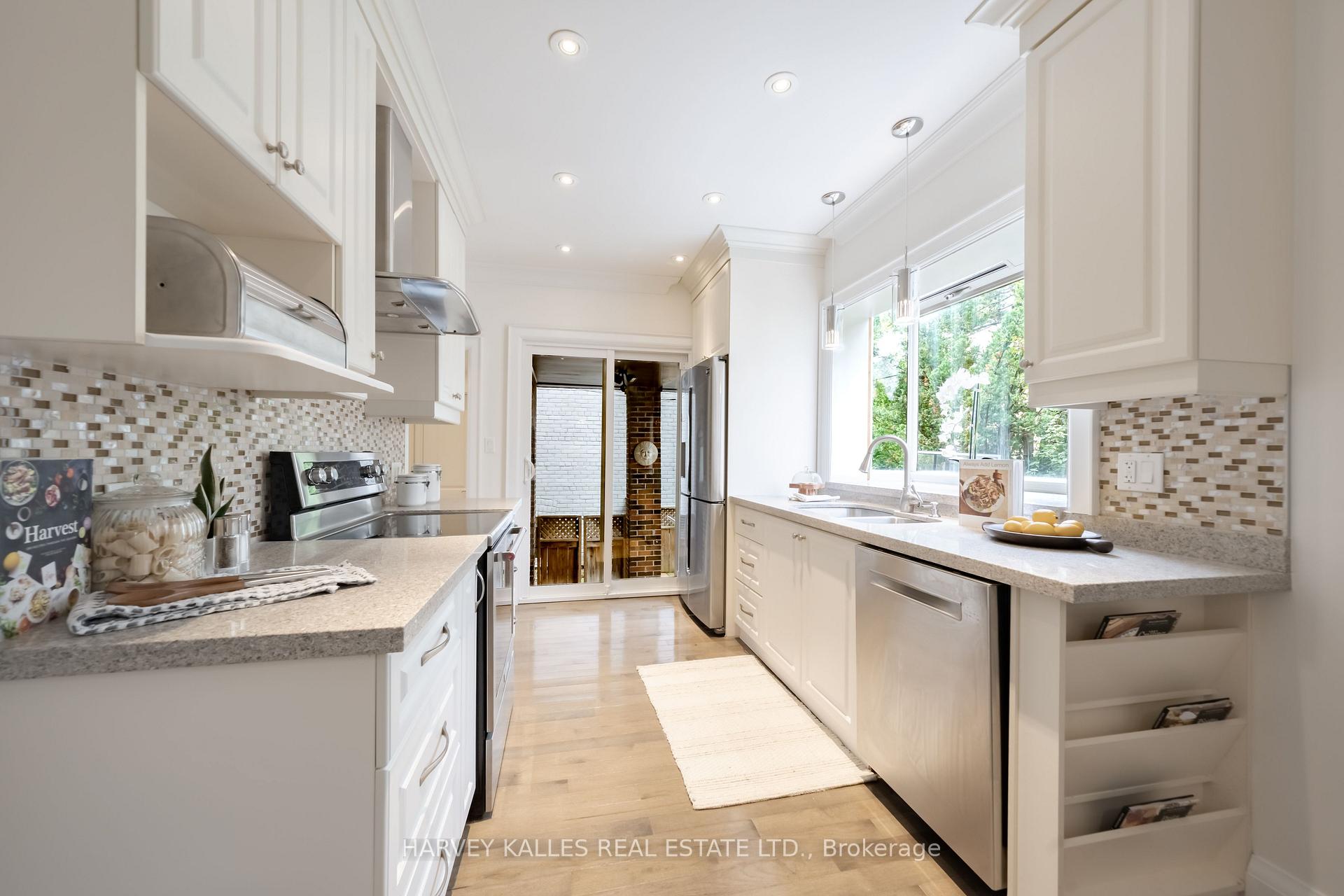 6 Browside Avenue, Toronto