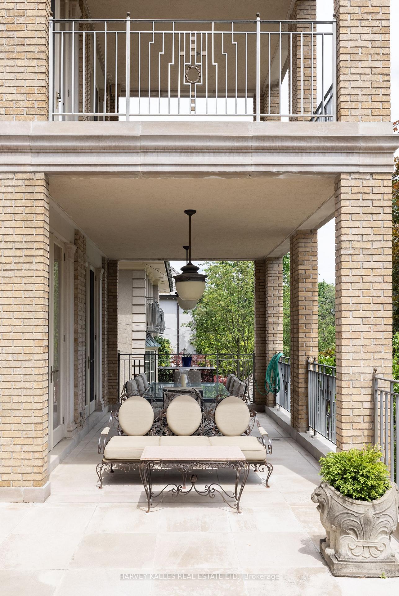 173 Dunvegan Road, Toronto