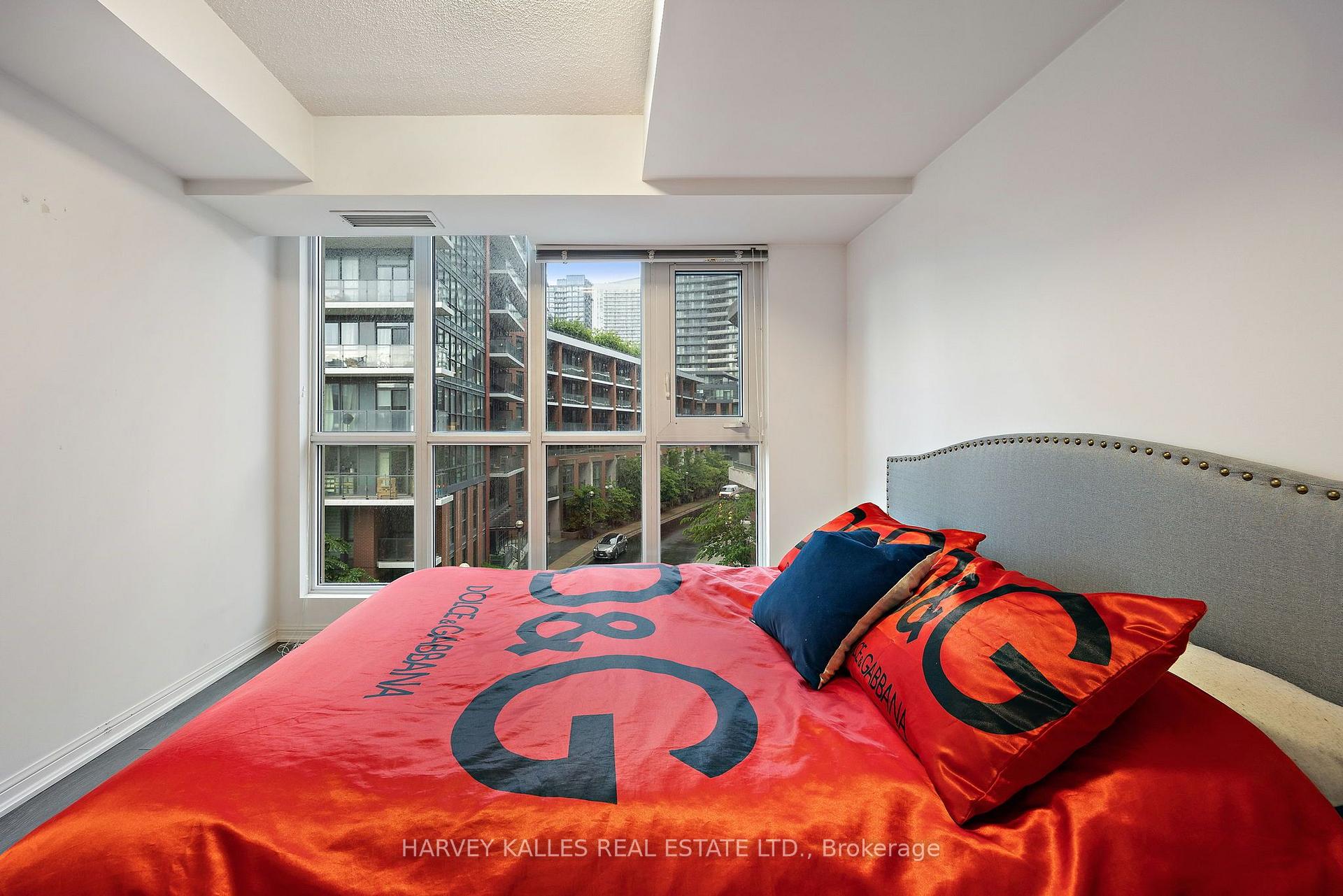 38 Grand Magazine Street 628, Toronto Unit: 628