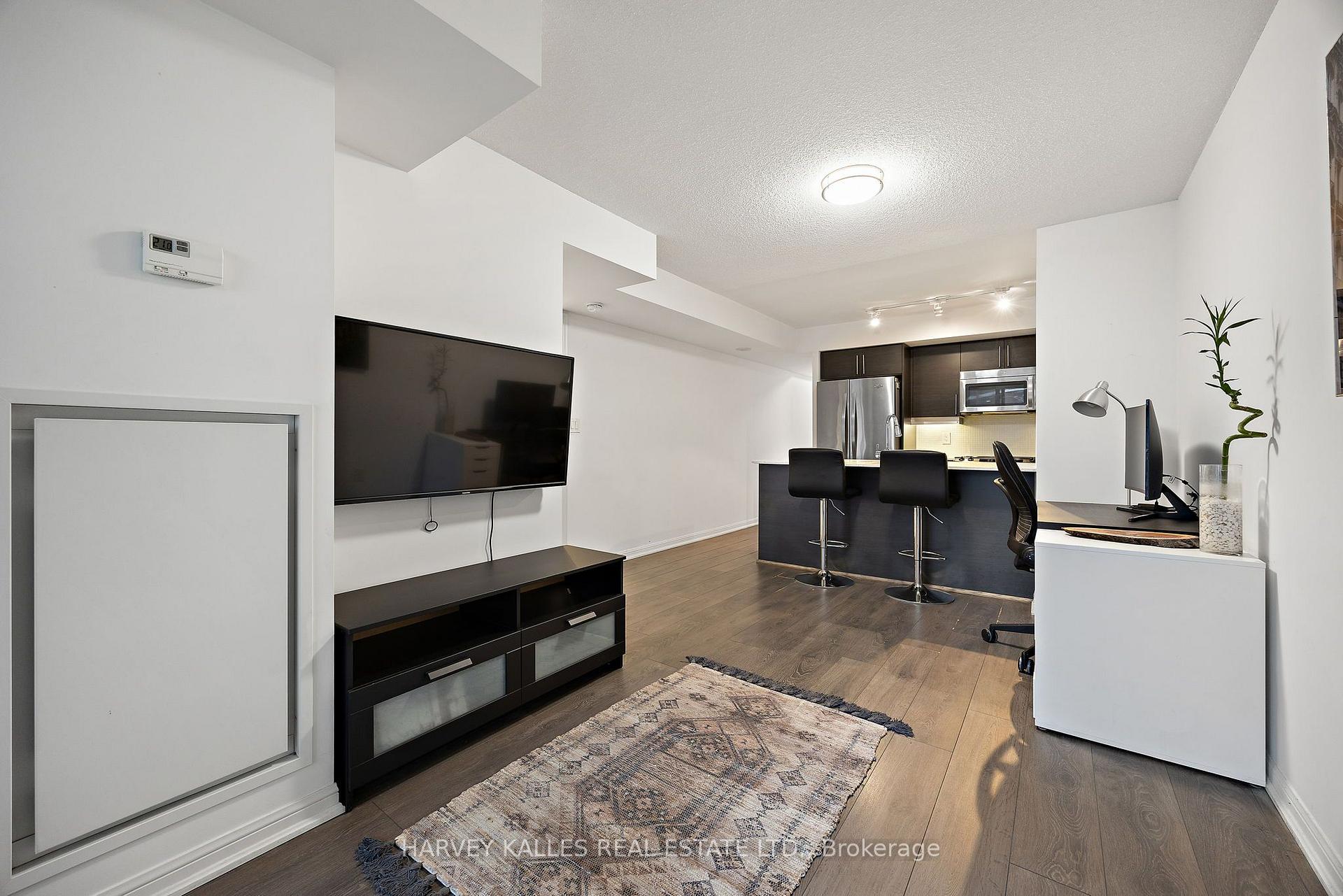 38 Grand Magazine Street 628, Toronto Unit: 628