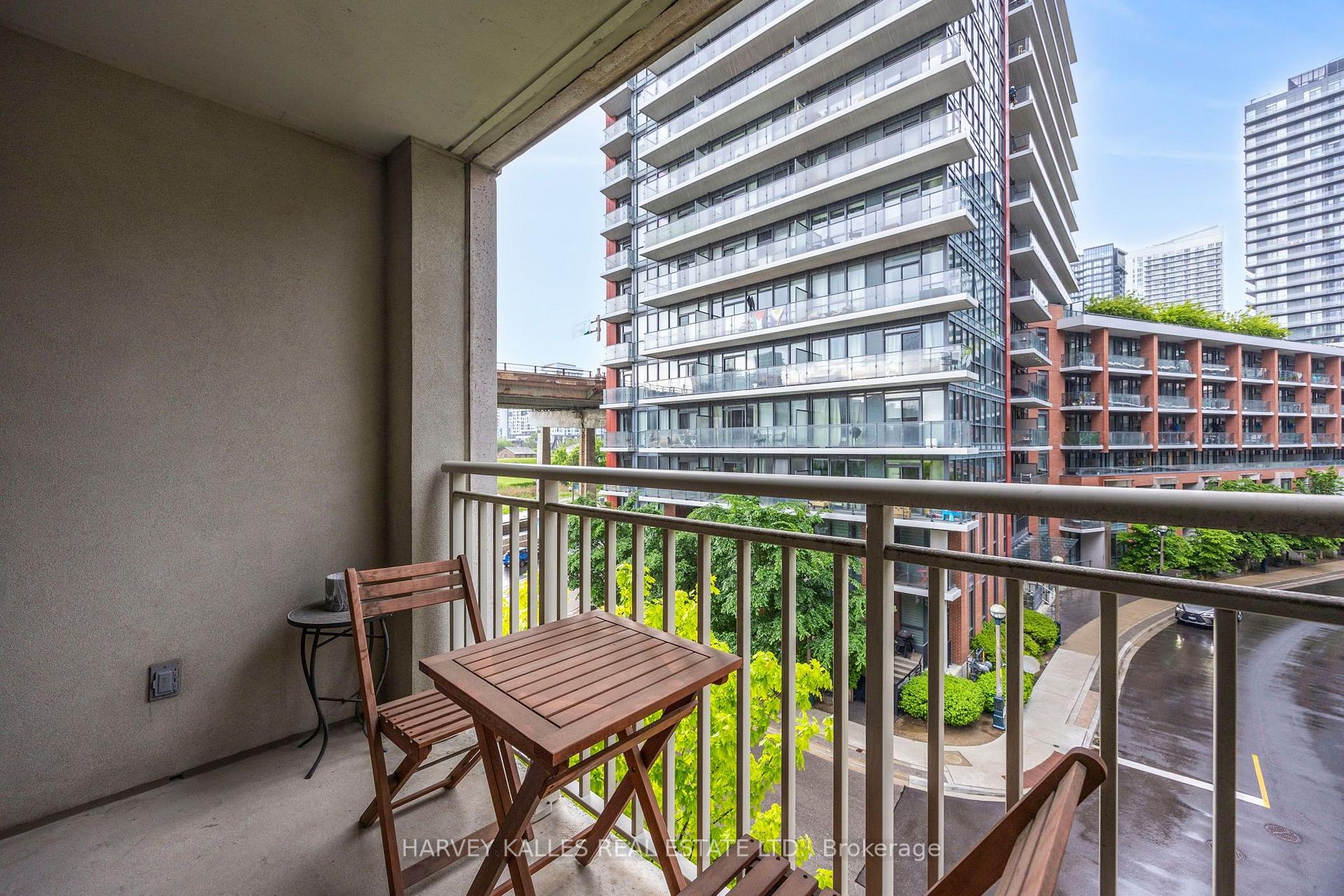 38 Grand Magazine Street 628, Toronto Unit: 628