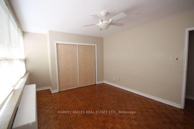 160 The Donway W 411, Toronto Unit: 411