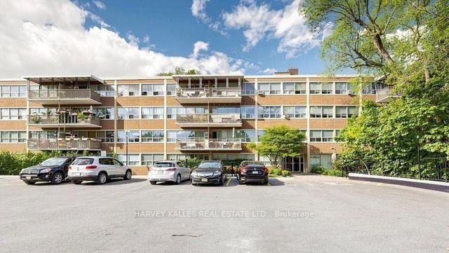 160 The Donway W 411, Toronto Unit: 411
