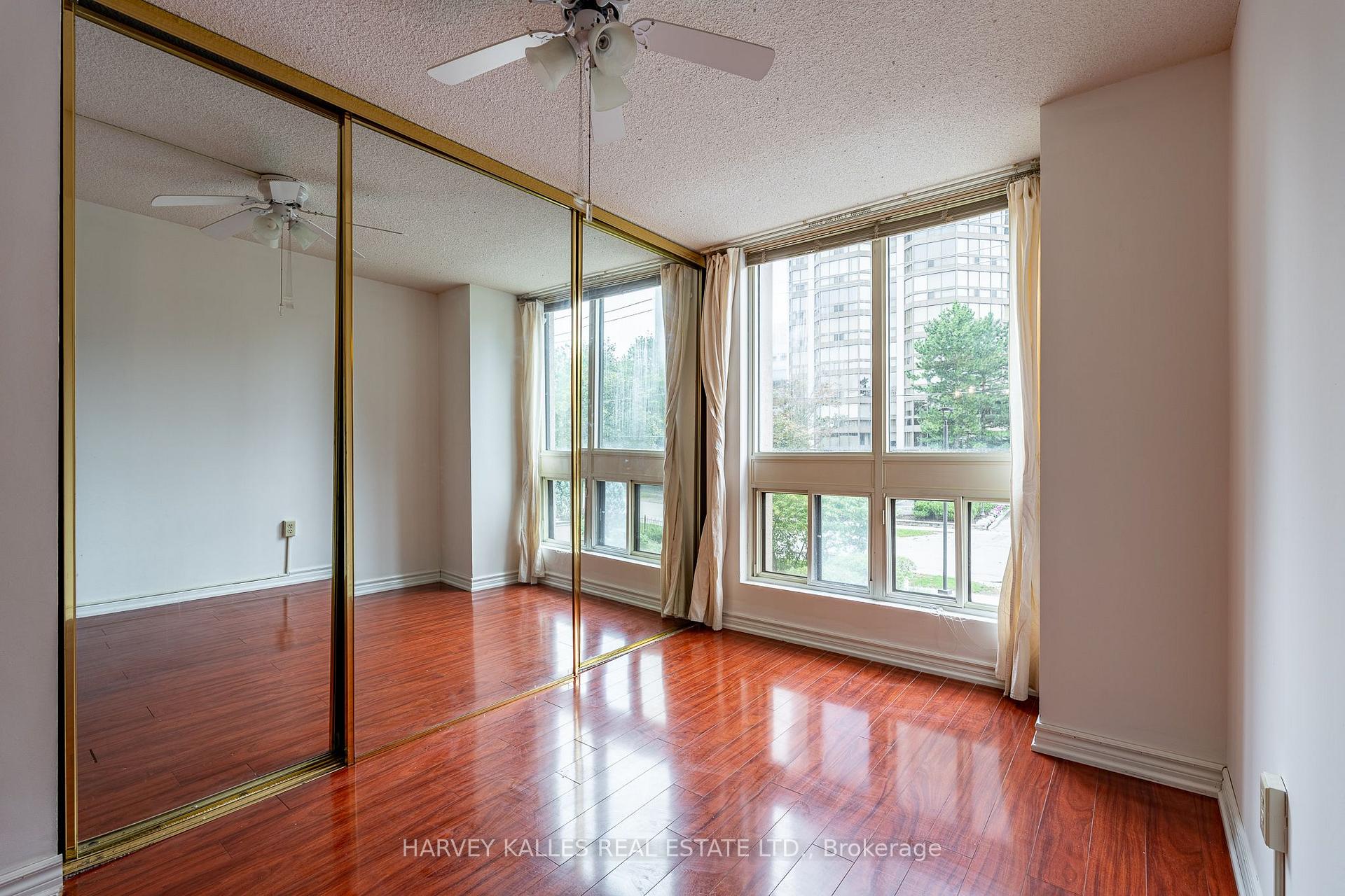 5 Kenneth Avenue 205, Toronto Unit: 205