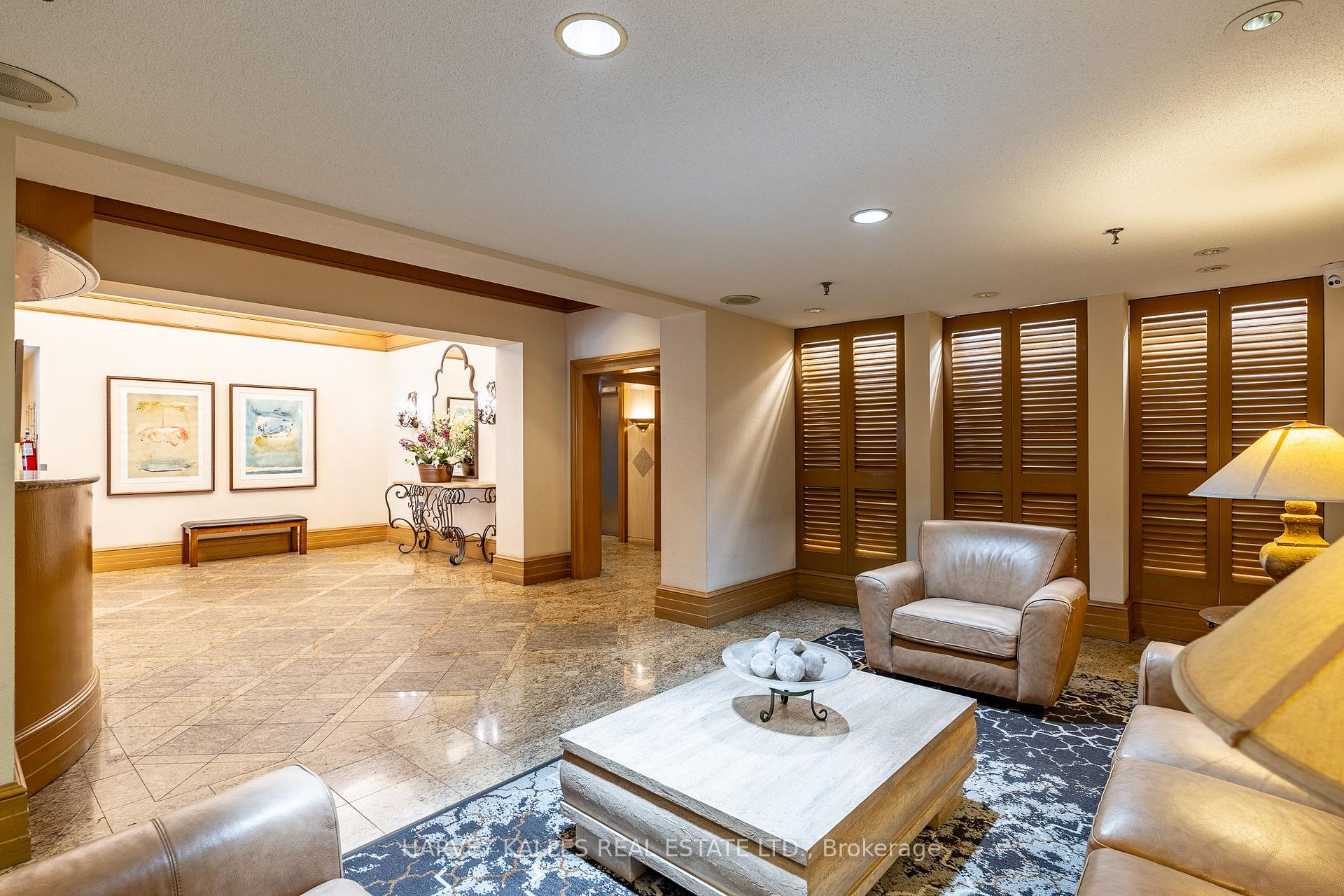 5 Kenneth Avenue 205, Toronto Unit: 205