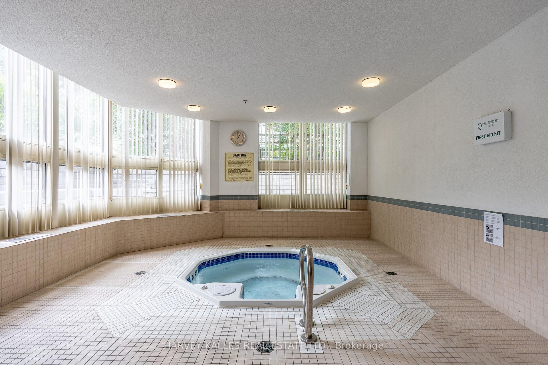 5 Kenneth Avenue 205, Toronto Unit: 205