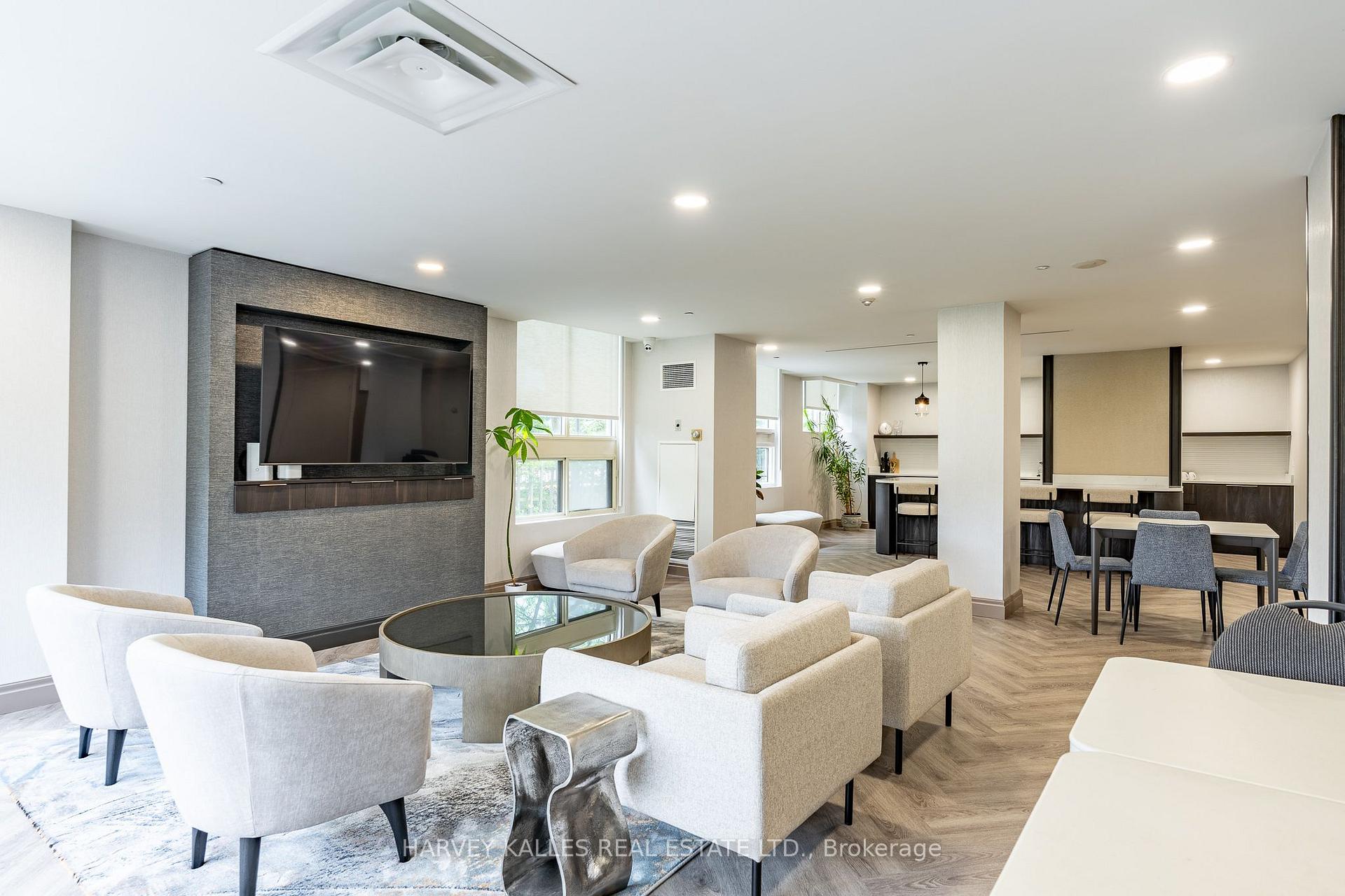 5 Kenneth Avenue 205, Toronto Unit: 205