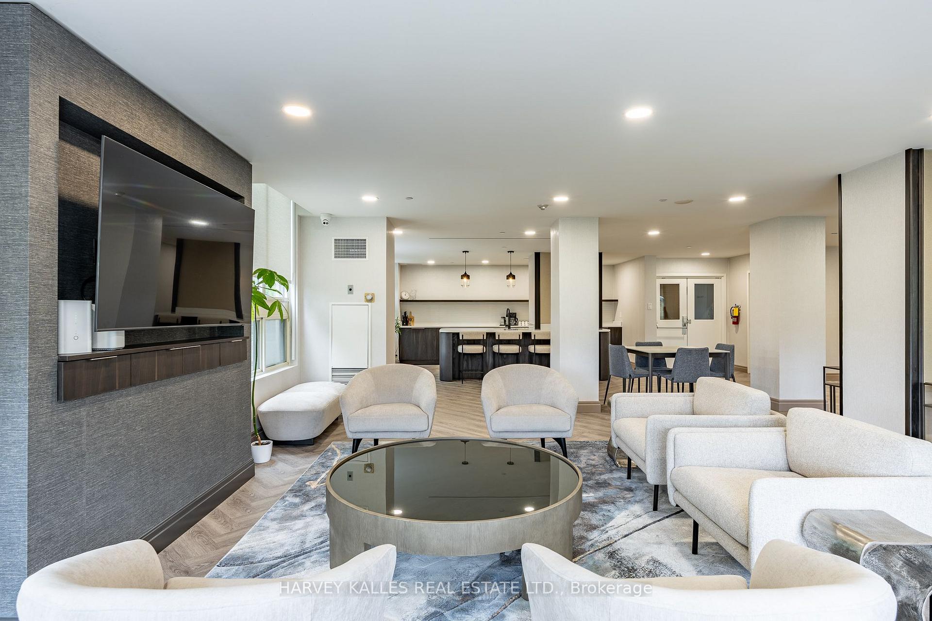 5 Kenneth Avenue 205, Toronto Unit: 205