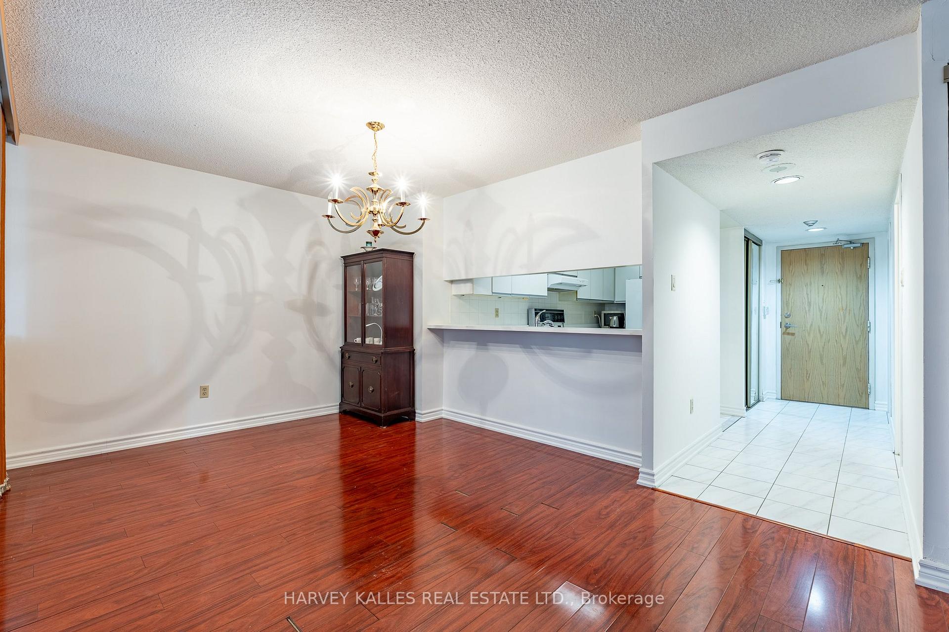 5 Kenneth Avenue 205, Toronto Unit: 205