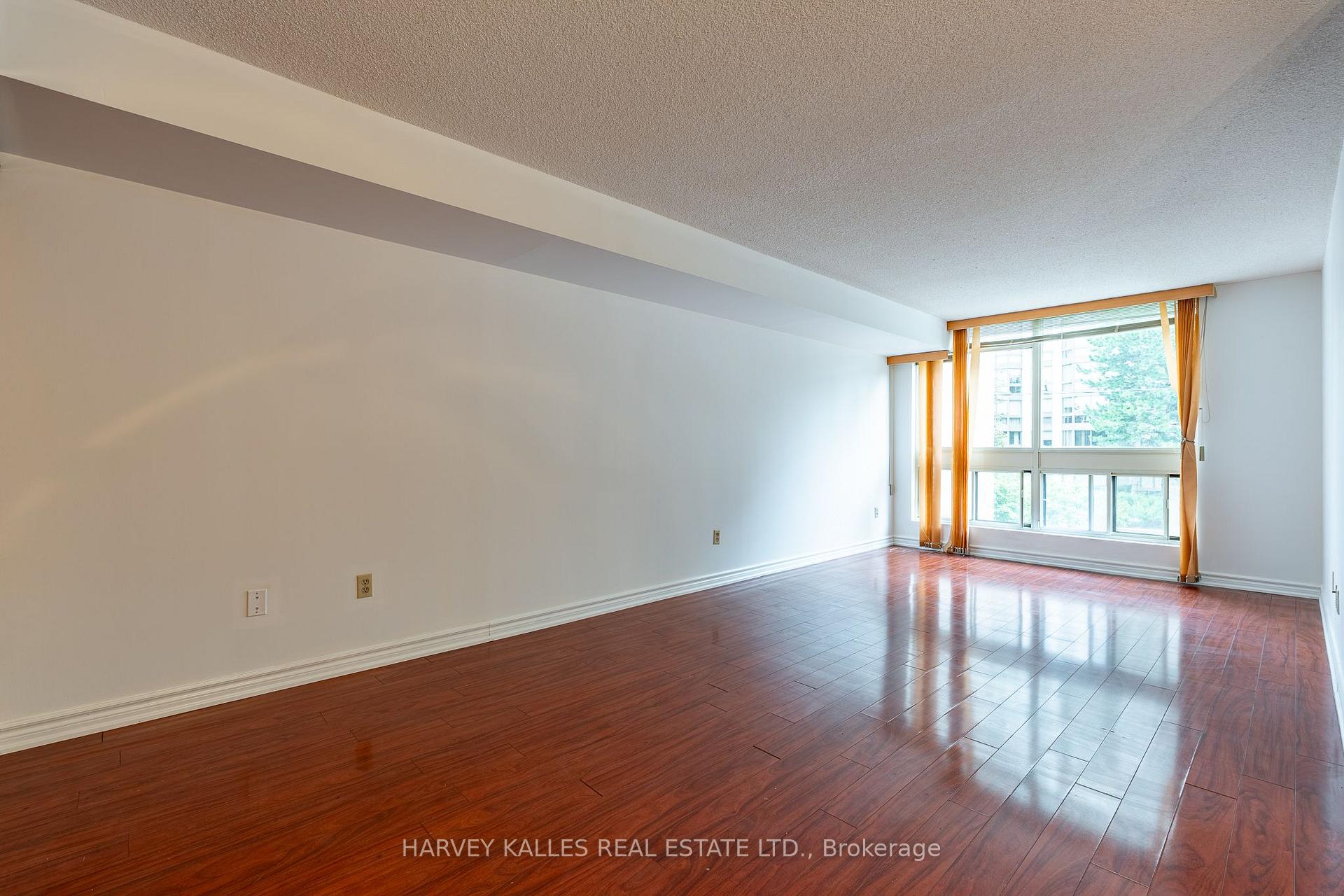 5 Kenneth Avenue 205, Toronto Unit: 205