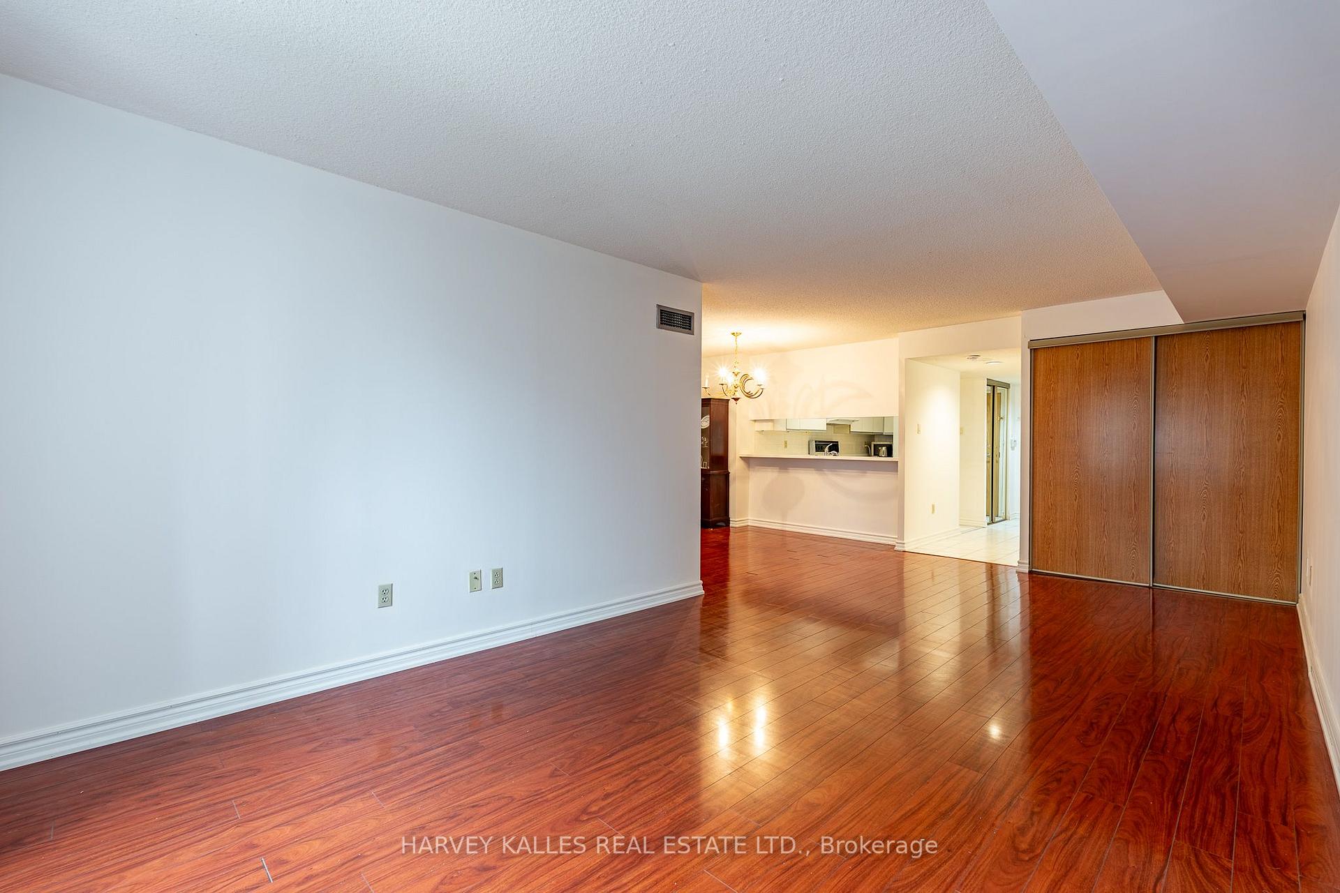 5 Kenneth Avenue 205, Toronto Unit: 205