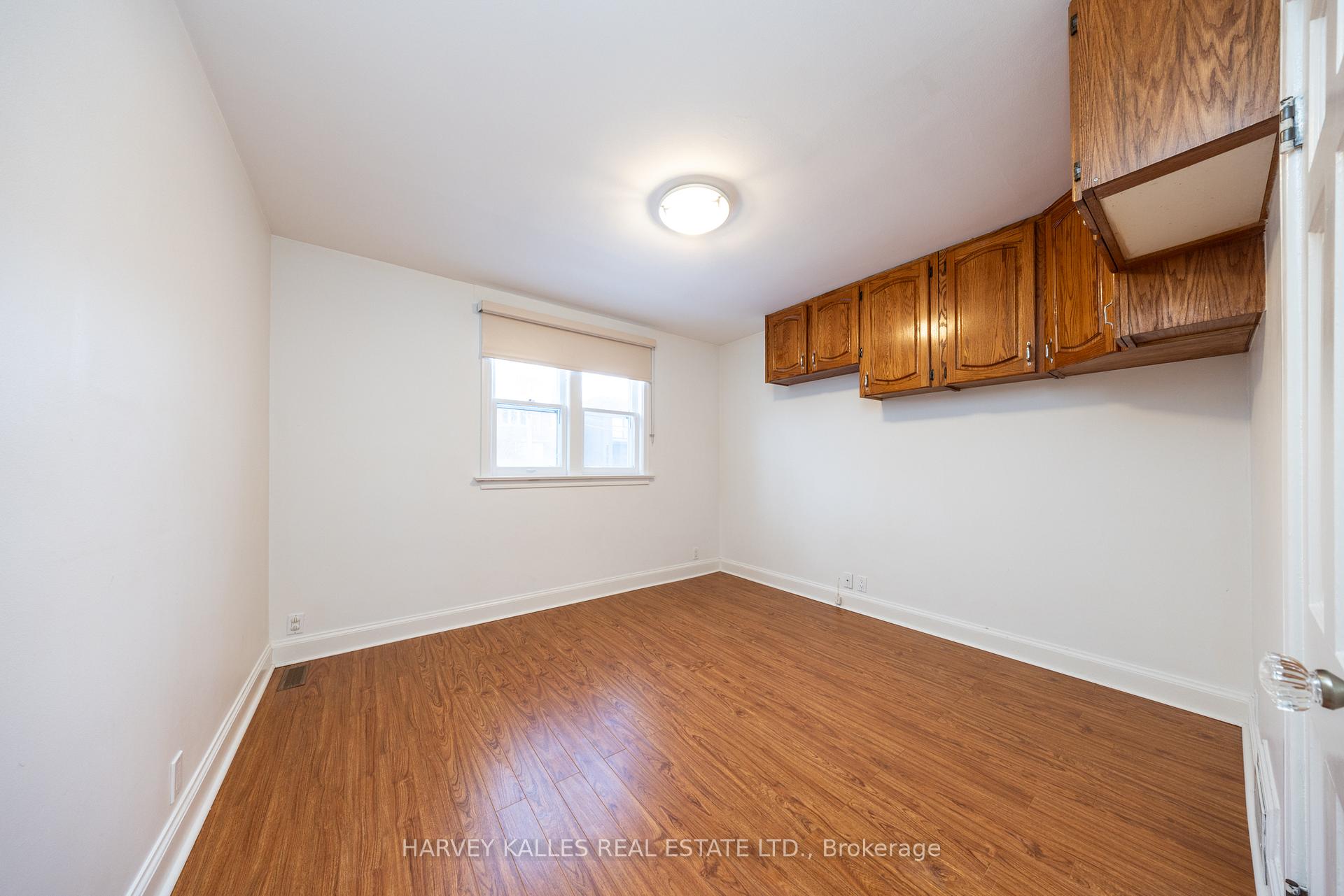 222 Joicey Boulevard Main, Toronto Unit: Main