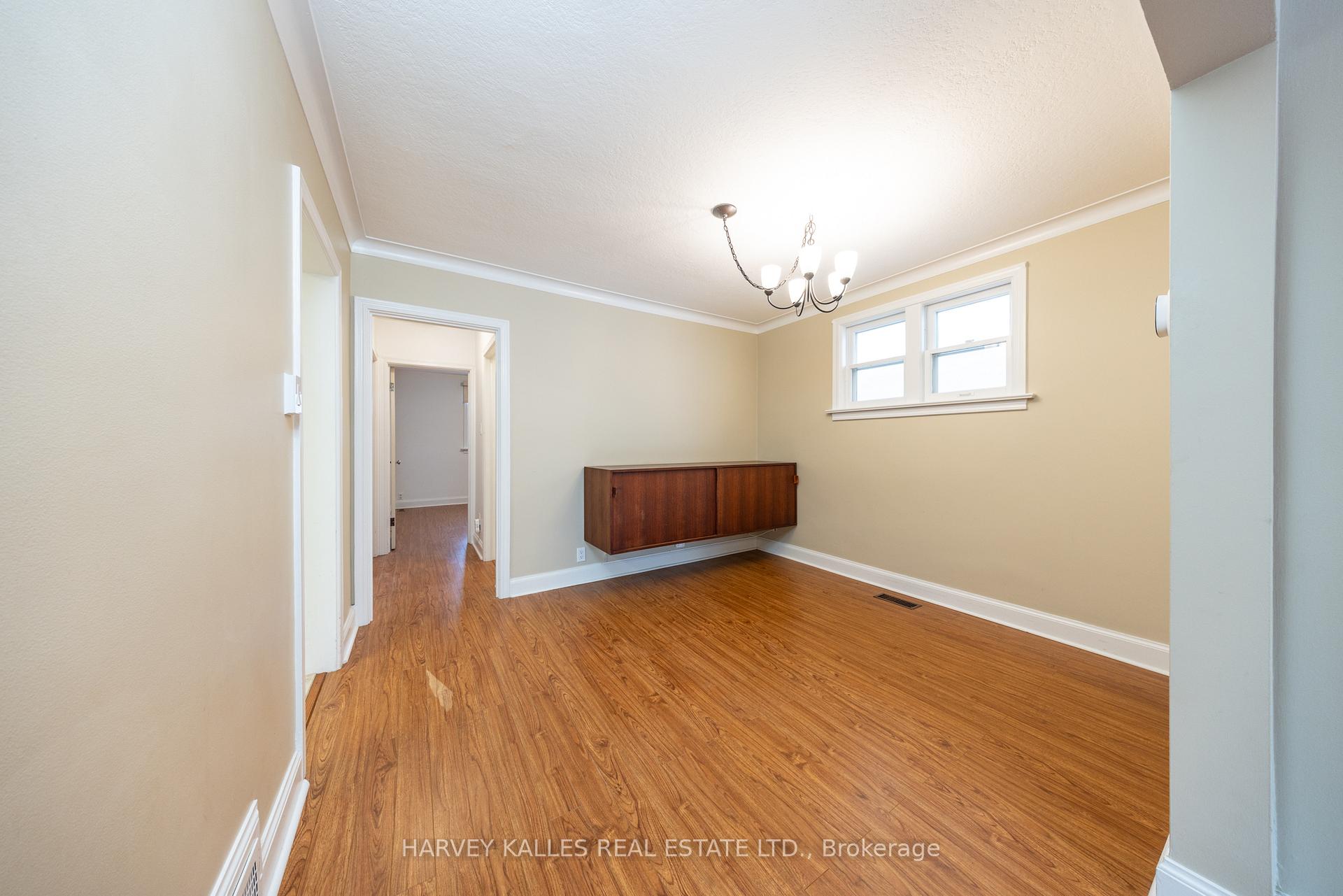 222 Joicey Boulevard Main, Toronto Unit: Main
