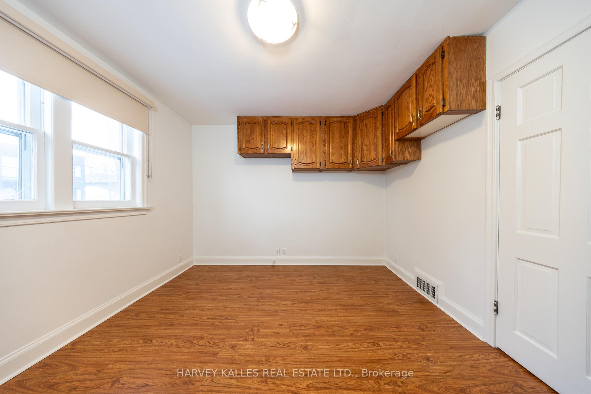 222 Joicey Boulevard Main, Toronto Unit: Main