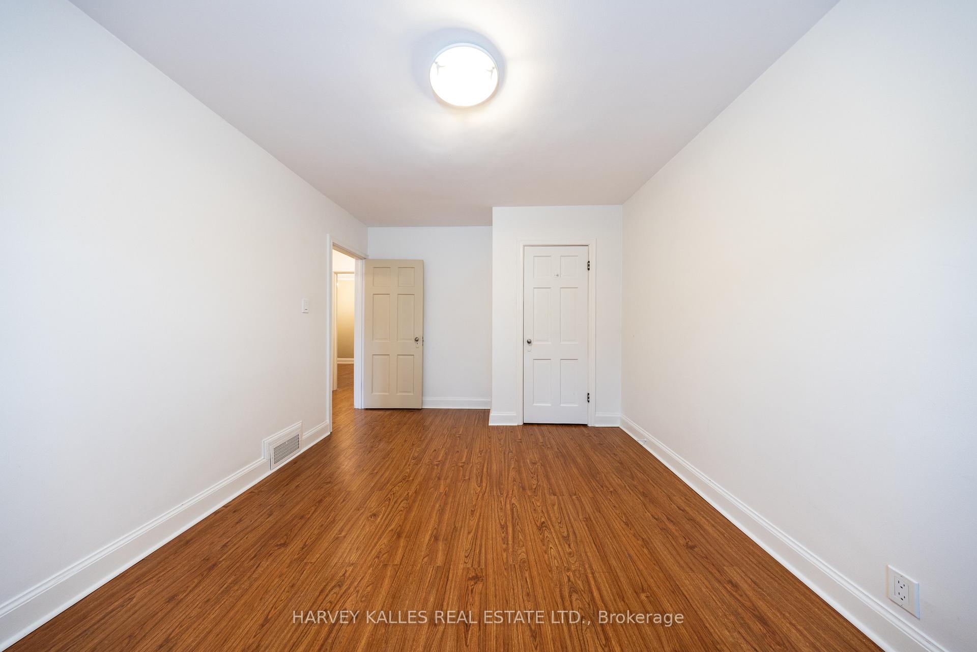 222 Joicey Boulevard Main, Toronto Unit: Main