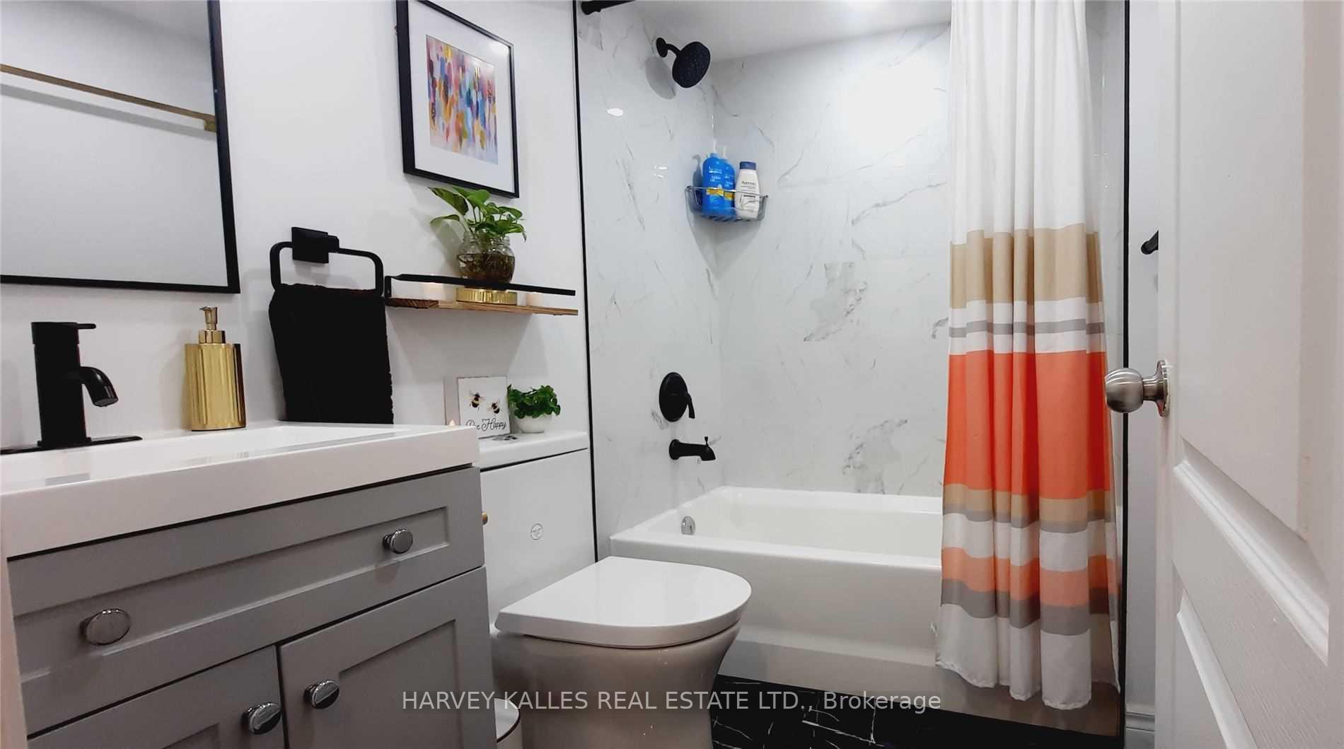 28 Douro Street 220, Toronto Unit: 220