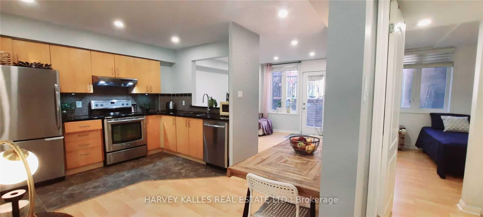 28 Douro Street 220, Toronto Unit: 220