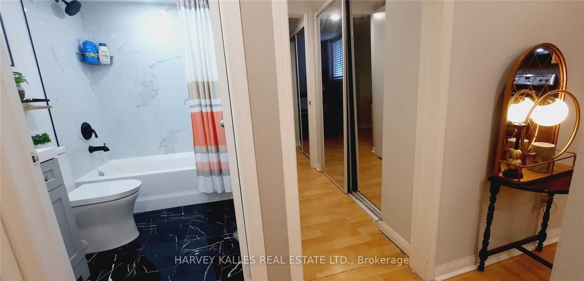 28 Douro Street 220, Toronto Unit: 220