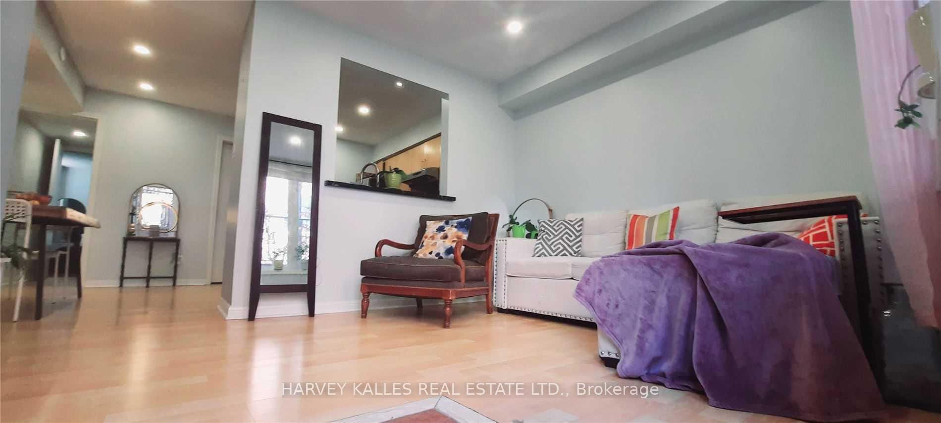 28 Douro Street 220, Toronto Unit: 220