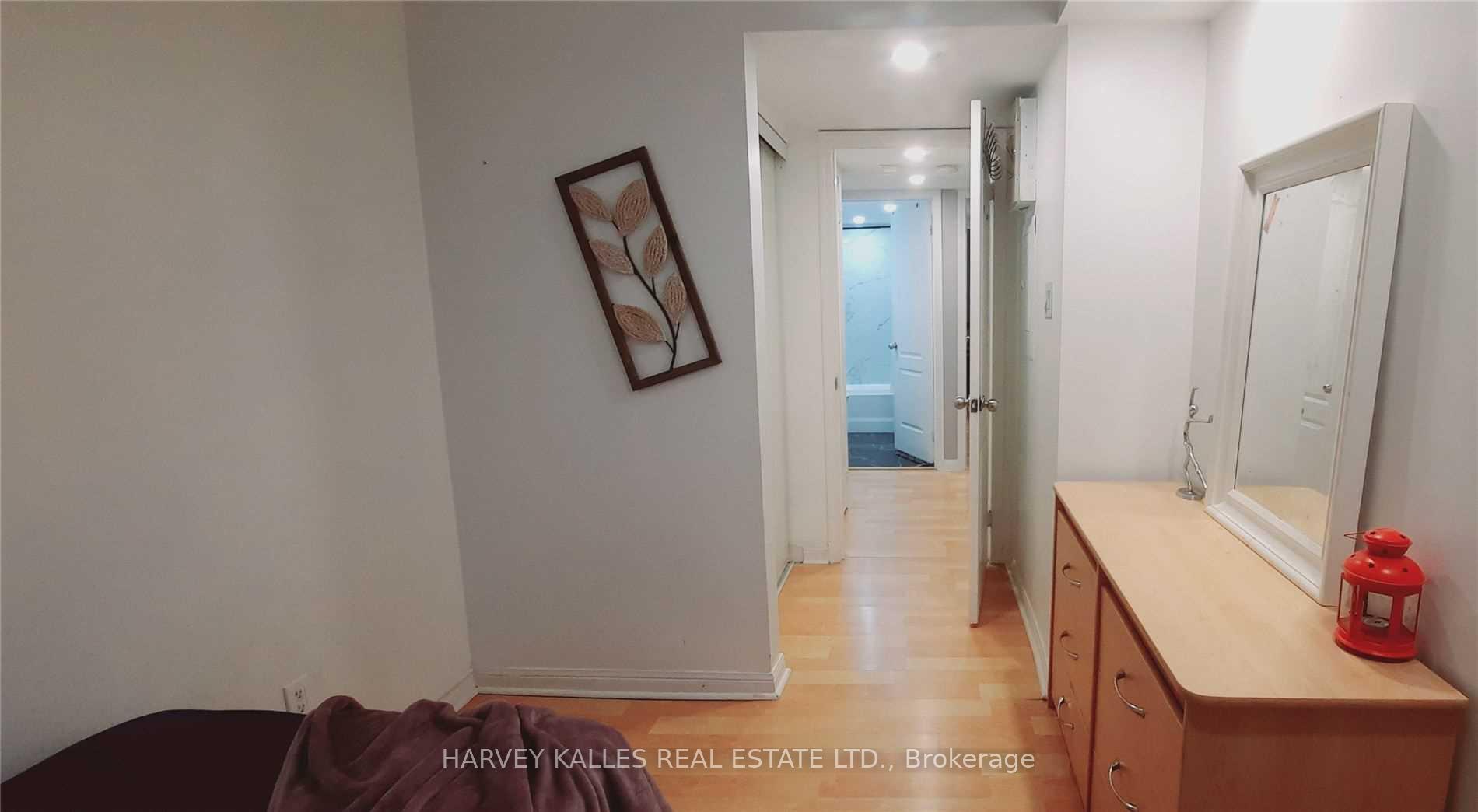 28 Douro Street 220, Toronto Unit: 220