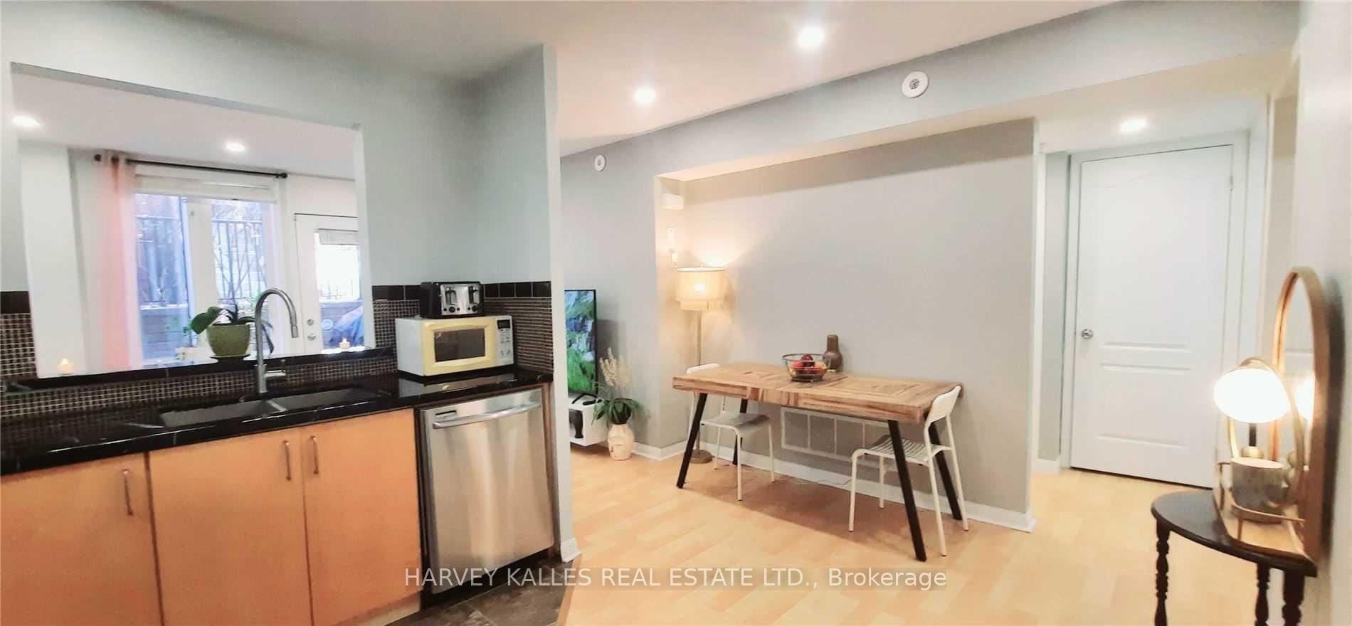 28 Douro Street 220, Toronto Unit: 220