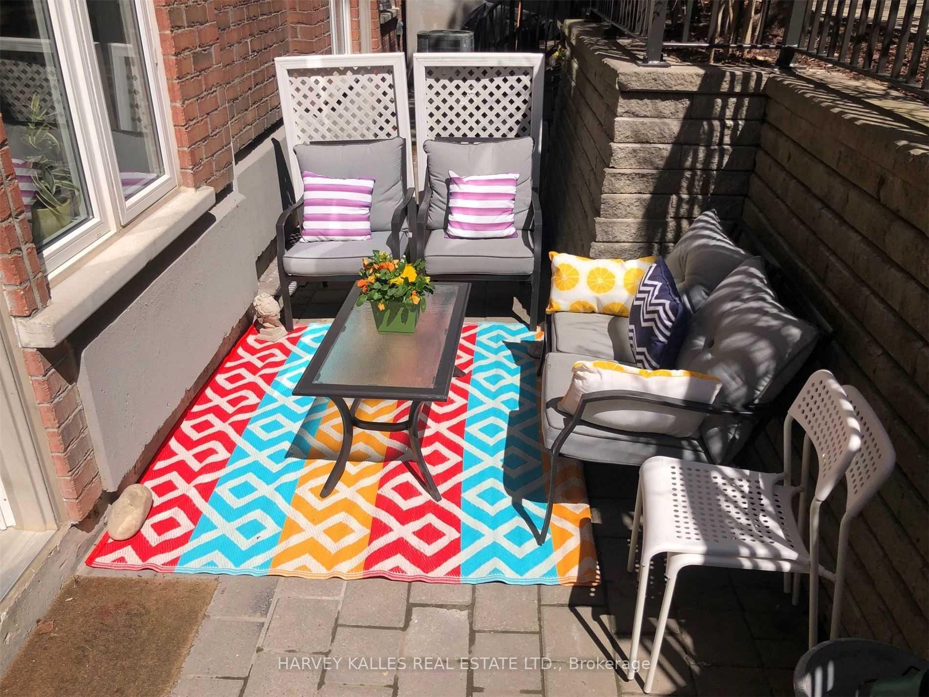 28 Douro Street 220, Toronto Unit: 220