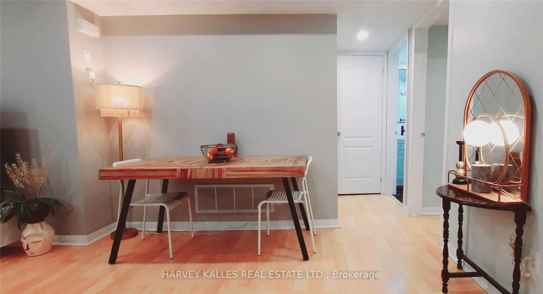 28 Douro Street 220, Toronto Unit: 220