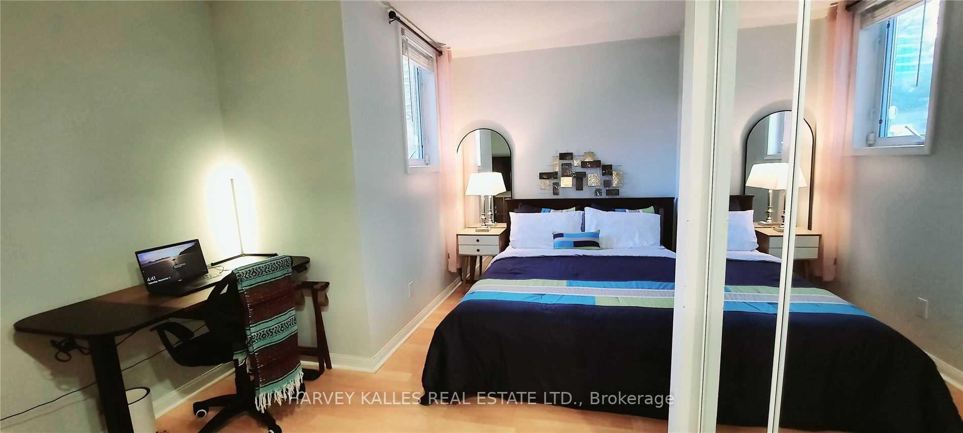 28 Douro Street 220, Toronto Unit: 220