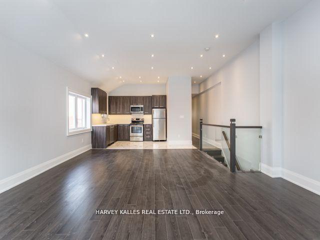 989 Avenue Road Upper, Toronto Unit: Upper