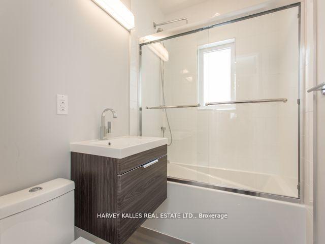 989 Avenue Road Upper, Toronto Unit: Upper