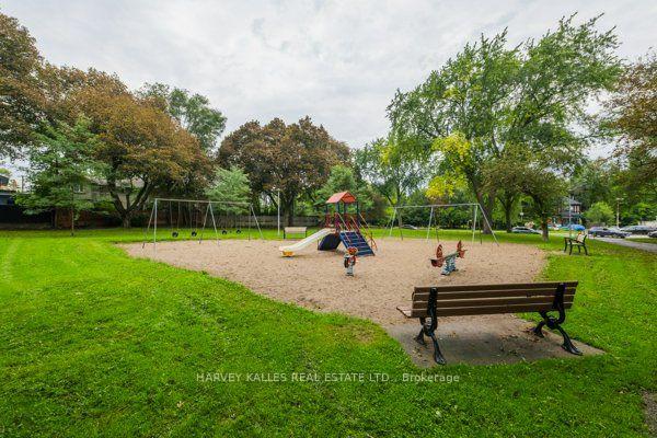32 Evergreen Gardens, Toronto