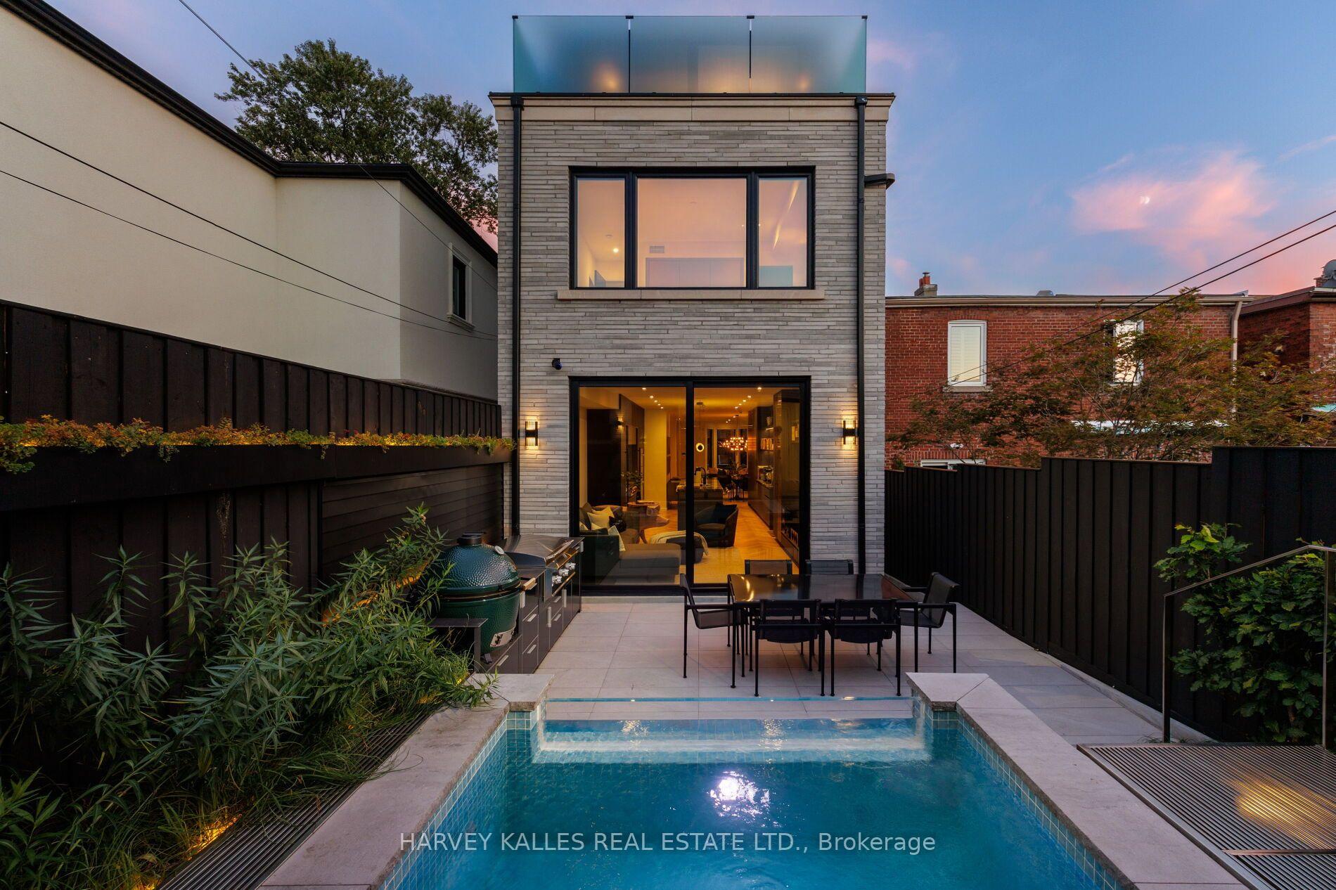 22 Foxley Street, Toronto